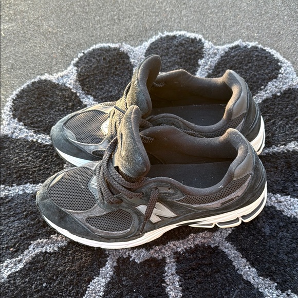 New Balance Men's Black Running Shoes *AUTHENTIC* - Picture 4 of 7